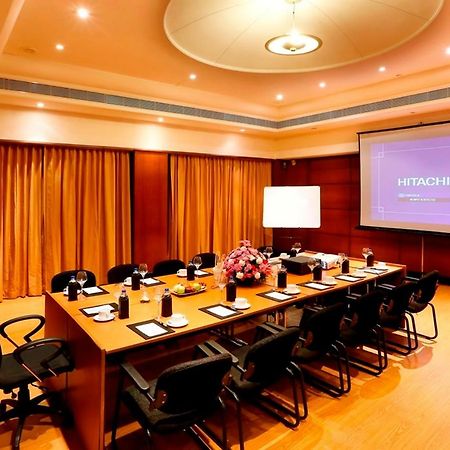 Greenpark Ченнаи Экстерьер фото Boardroom at the Taj Bengal