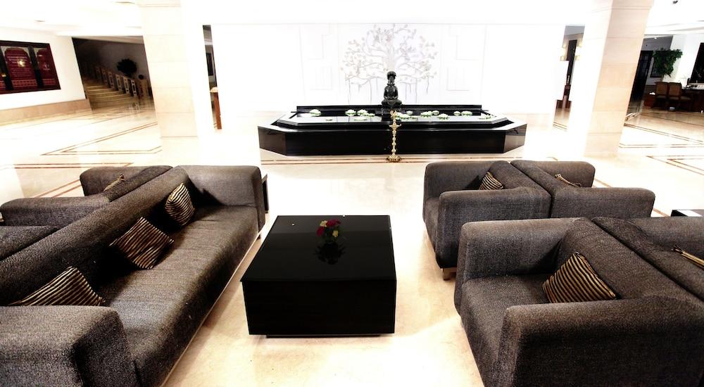 Greenpark Ченнаи Экстерьер фото Lobby