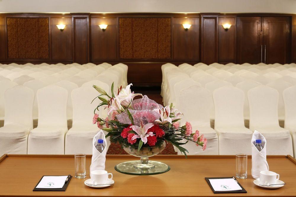 Greenpark Ченнаи Экстерьер фото The meeting room of the 1st ASEAN Summit