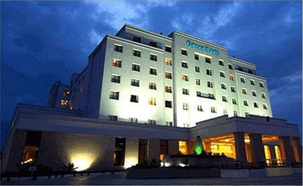 Greenpark Ченнаи Экстерьер фото Green Tree Inn
