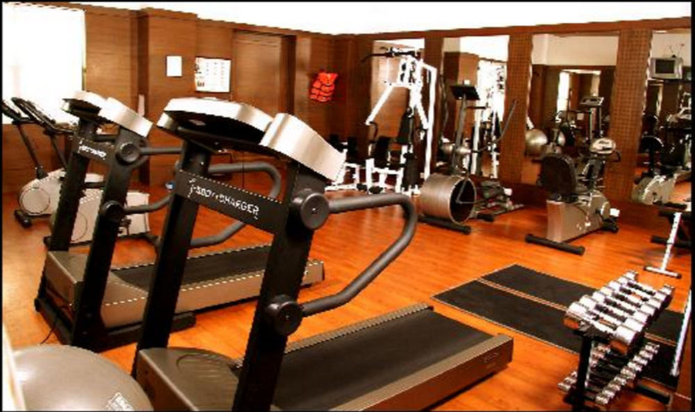Greenpark Ченнаи Экстерьер фото A gym
