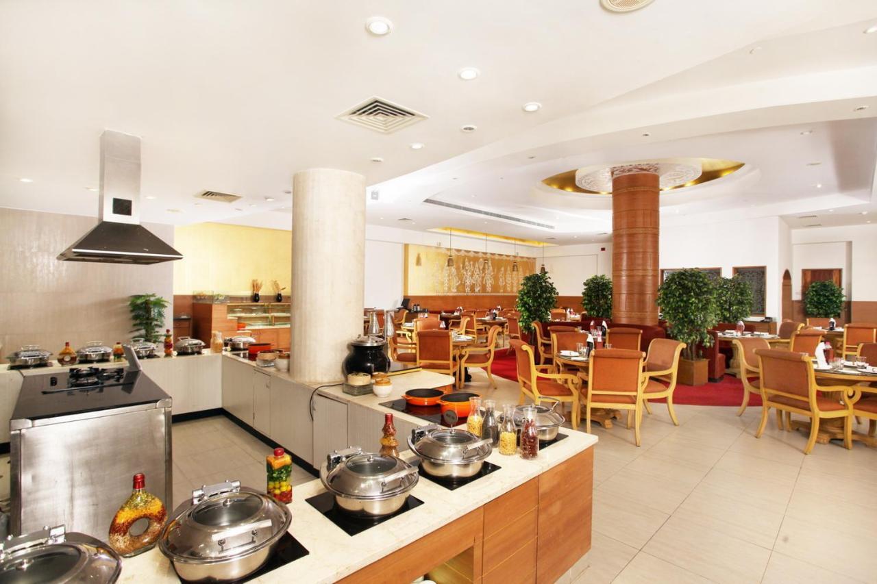 Greenpark Ченнаи Экстерьер фото The restaurant